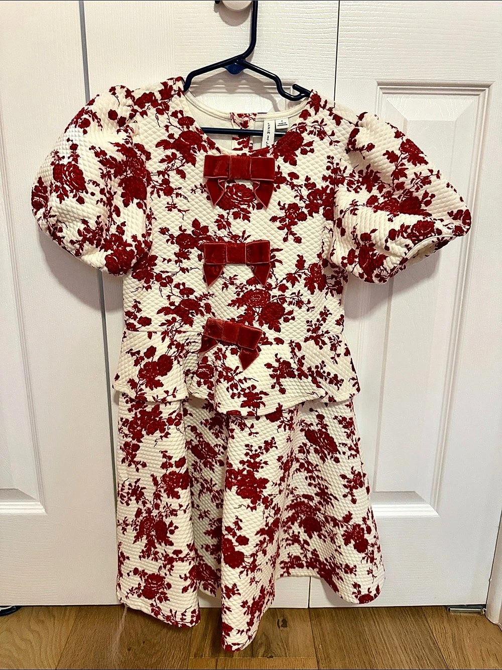 Janine and Jack Floral Dress in Red & White Size 8 Like New